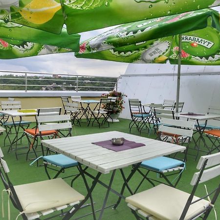 Hotel Afrodita -Vălenii de Munte Екстериор снимка