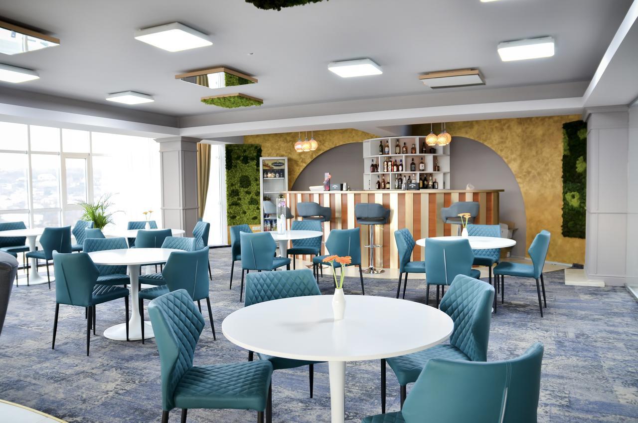 Hotel Afrodita -Vălenii de Munte Екстериор снимка