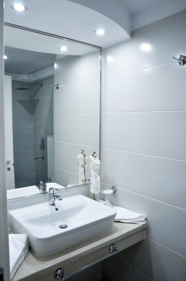 Hotel Afrodita -Vălenii de Munte Екстериор снимка