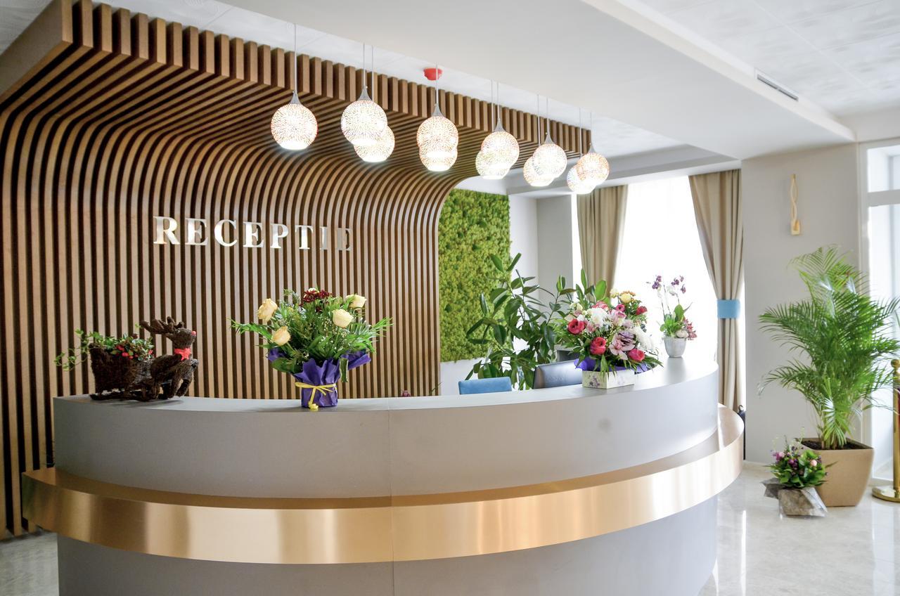 Hotel Afrodita -Vălenii de Munte Екстериор снимка