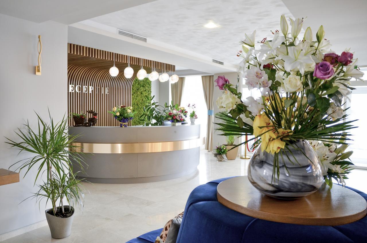 Hotel Afrodita -Vălenii de Munte Екстериор снимка